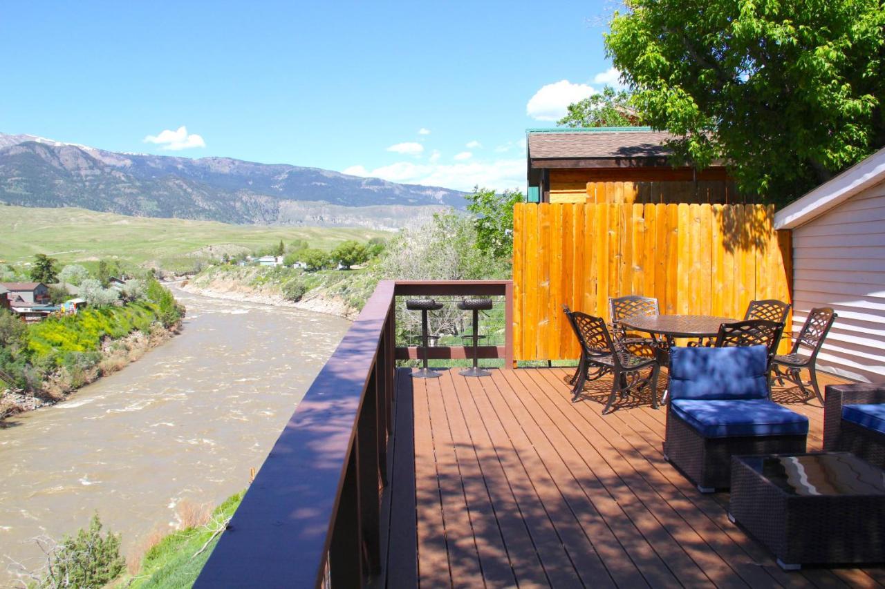 Yellowstone Treasure Guesthouses On The River Gardiner Extérieur photo