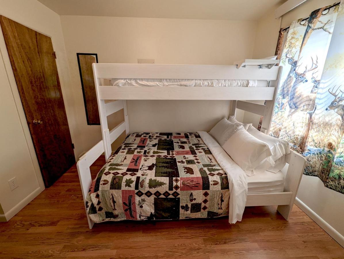 Yellowstone Treasure Guesthouses On The River Gardiner Extérieur photo