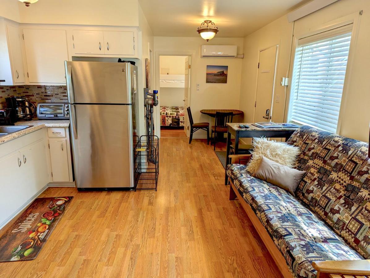 Yellowstone Treasure Guesthouses On The River Gardiner Extérieur photo