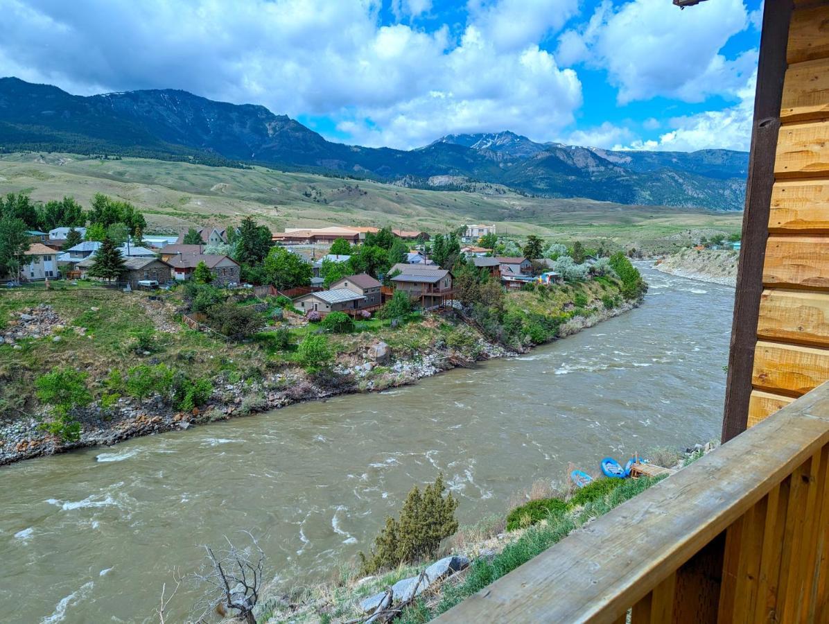 Yellowstone Treasure Guesthouses On The River Gardiner Extérieur photo