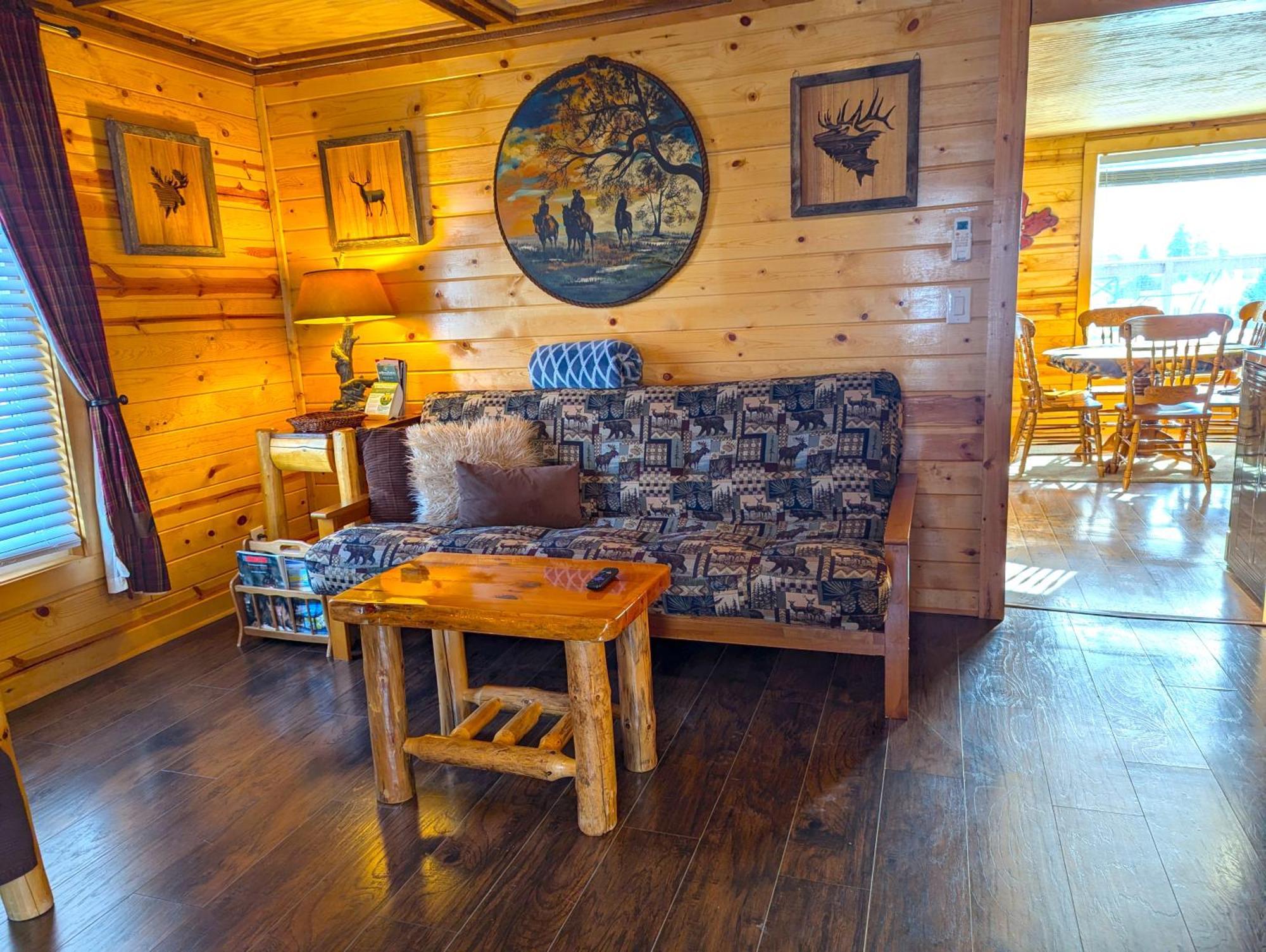 Yellowstone Treasure Guesthouses On The River Gardiner Extérieur photo