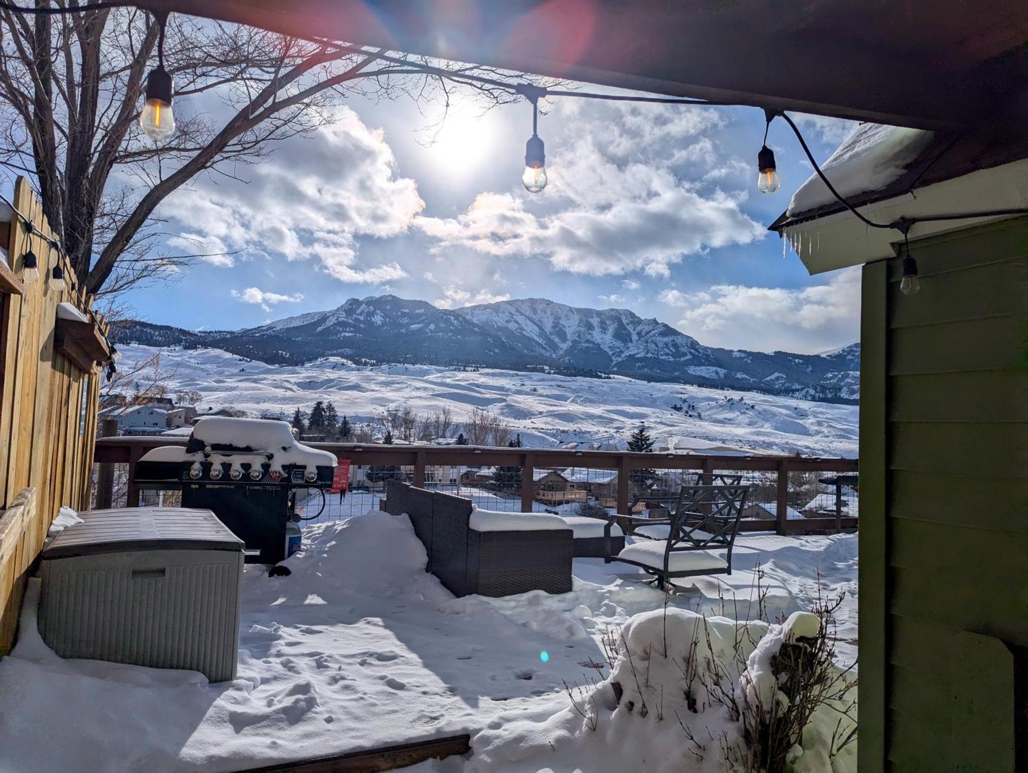 Yellowstone Treasure Guesthouses On The River Gardiner Extérieur photo