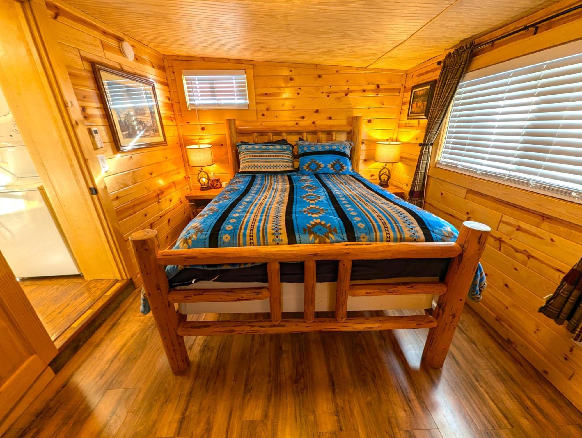 Yellowstone Treasure Guesthouses On The River Gardiner Extérieur photo
