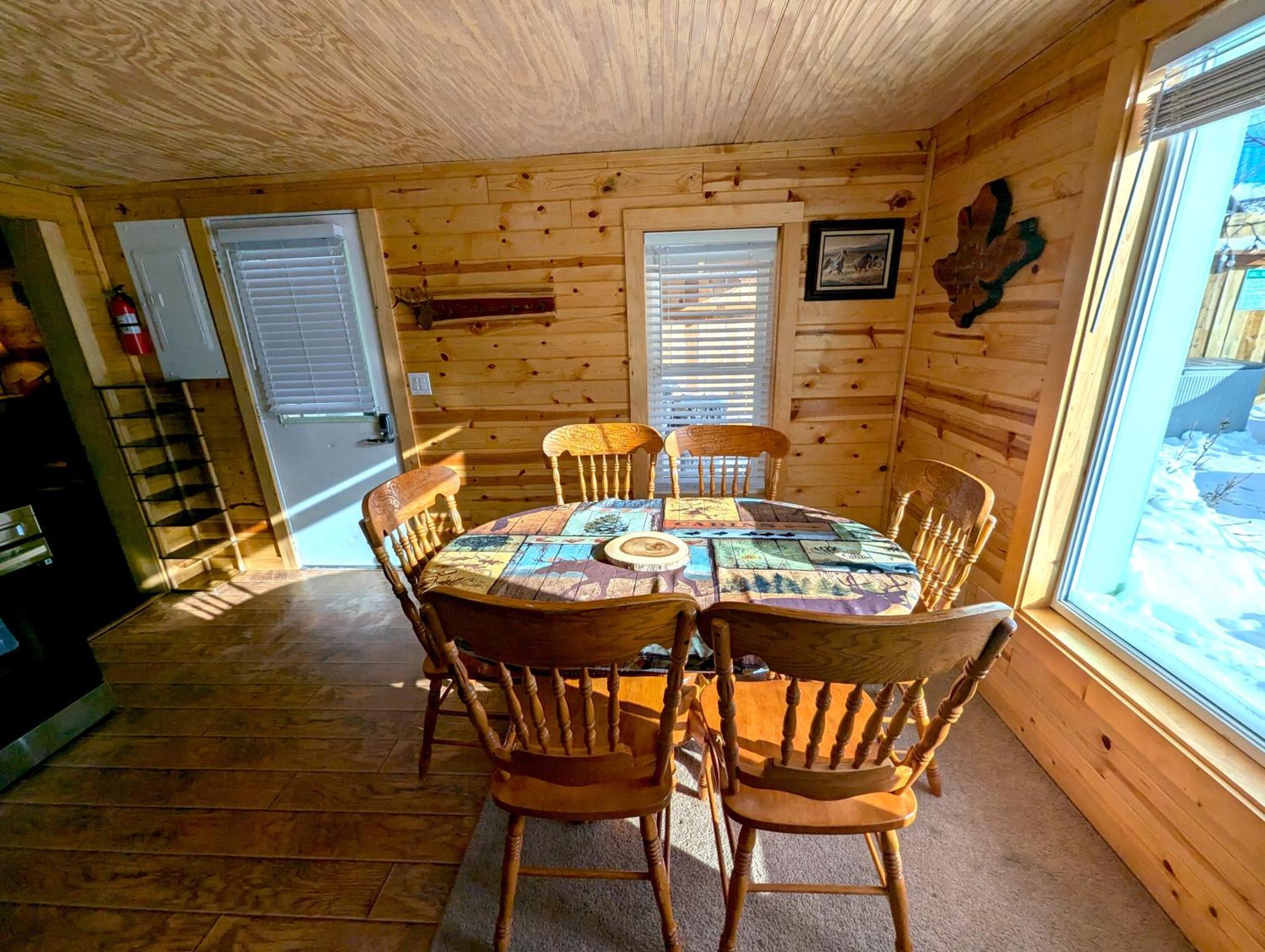Yellowstone Treasure Guesthouses On The River Gardiner Extérieur photo