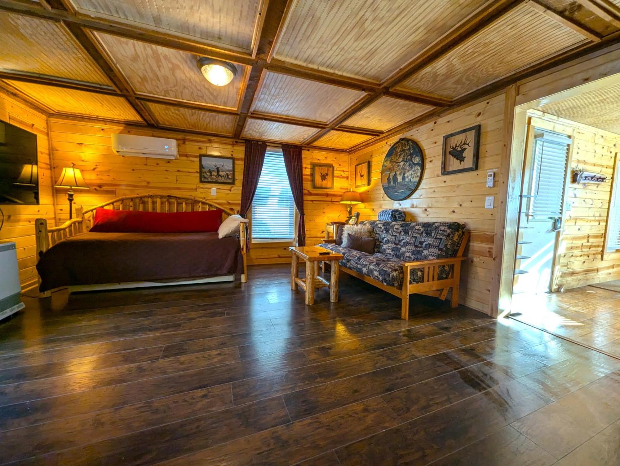 Yellowstone Treasure Guesthouses On The River Gardiner Extérieur photo
