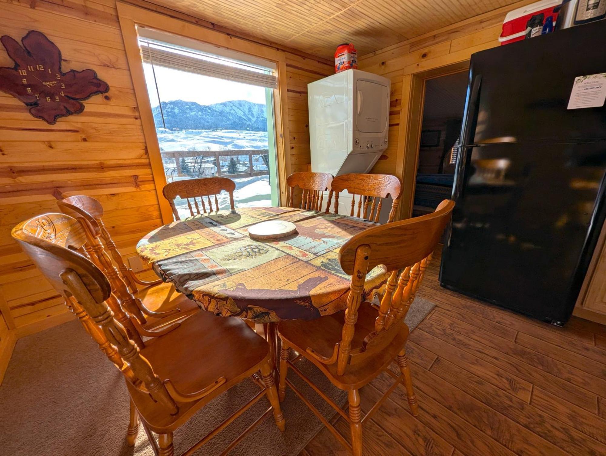 Yellowstone Treasure Guesthouses On The River Gardiner Extérieur photo